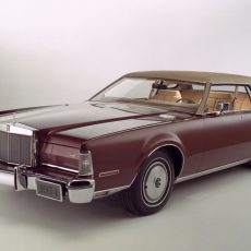 1974 LINCOLN CONTINENTAL